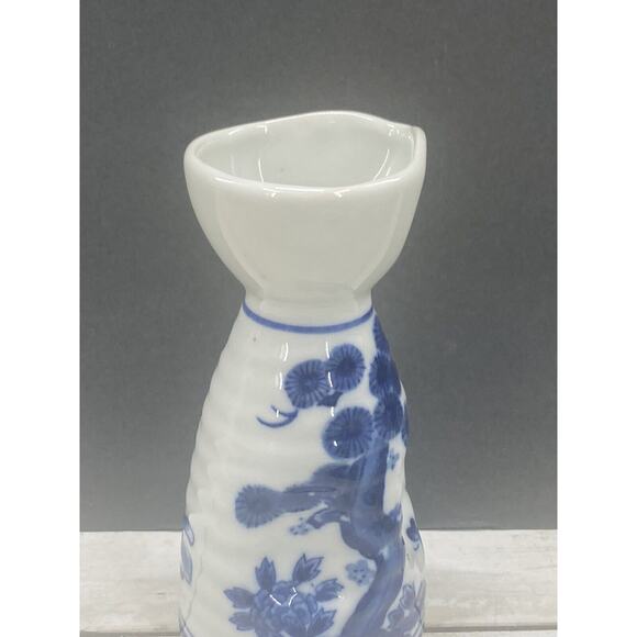 Small Antique Japanese Blue and White Porcelain Sakura Tree Sake Bottle - Picture 8 of 10
